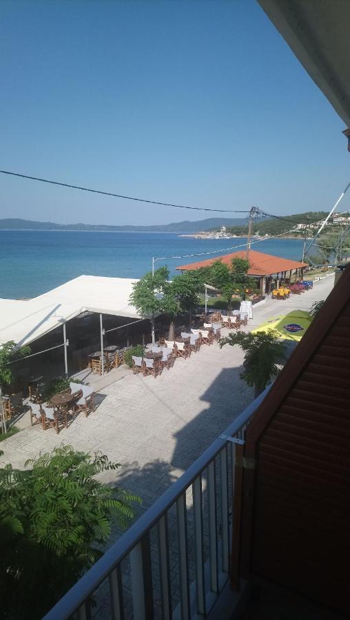 Diolkos Apartement Nea Roda Extérieur photo