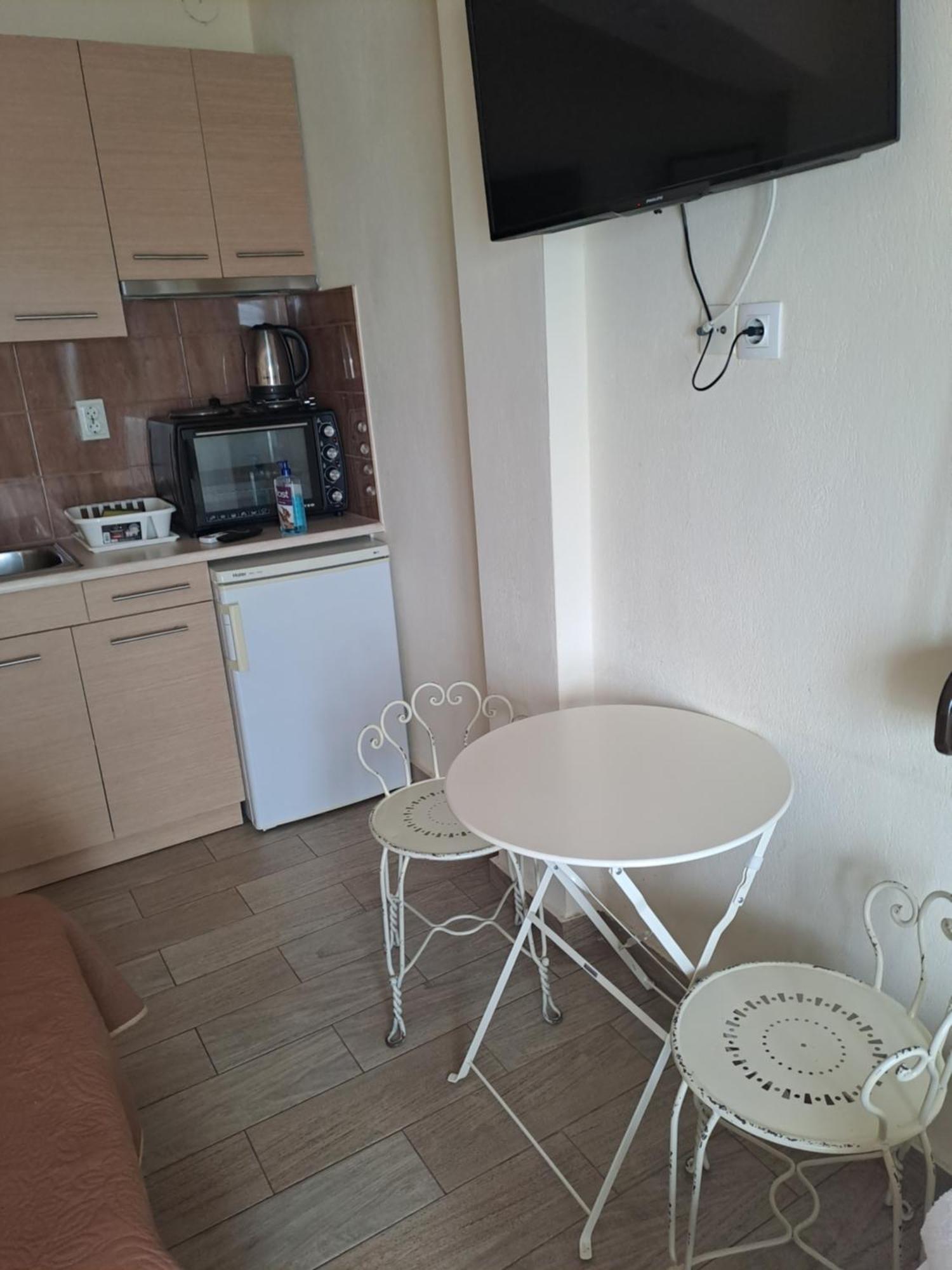 Diolkos Apartement Nea Roda Extérieur photo
