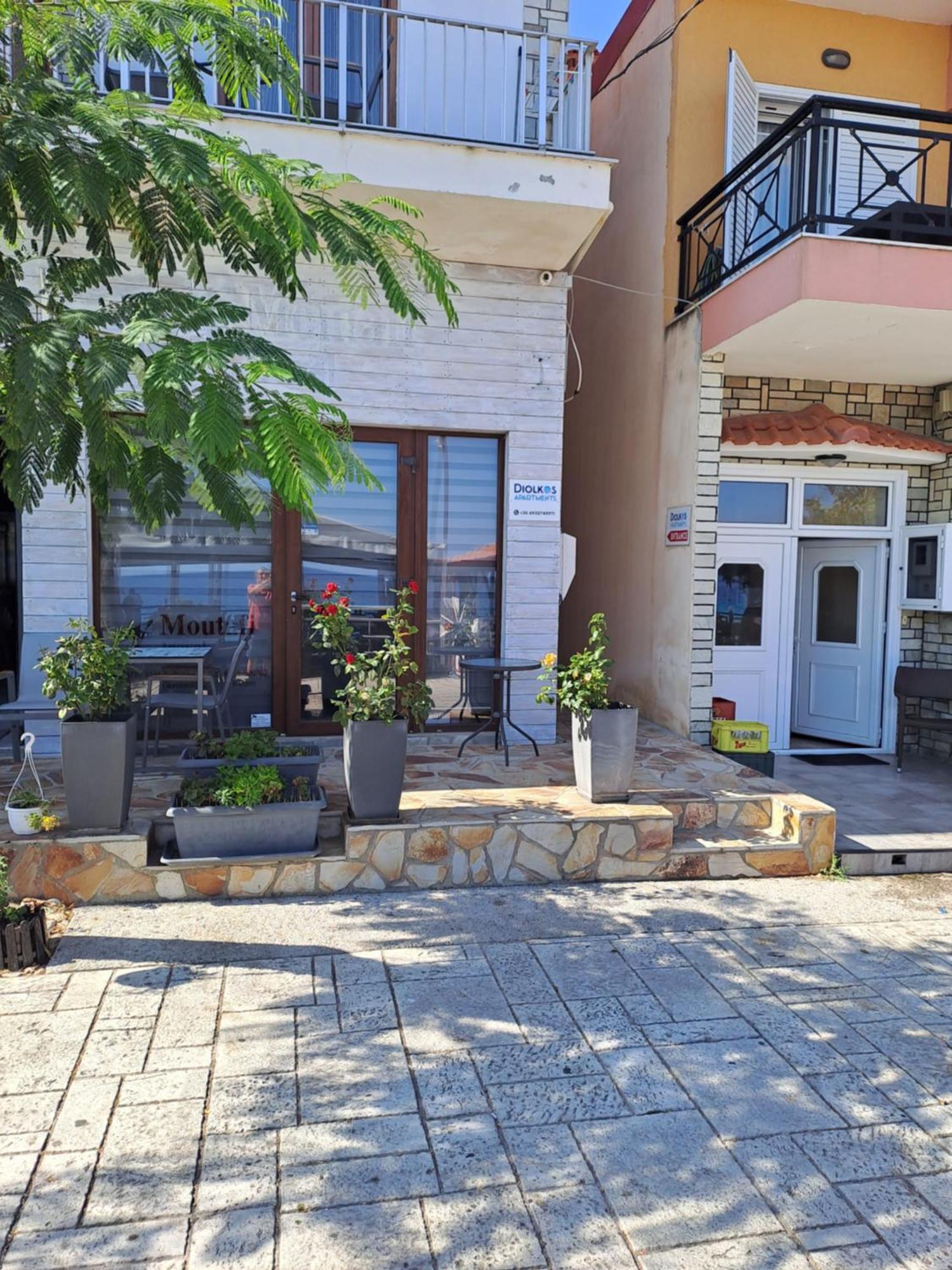 Diolkos Apartement Nea Roda Extérieur photo
