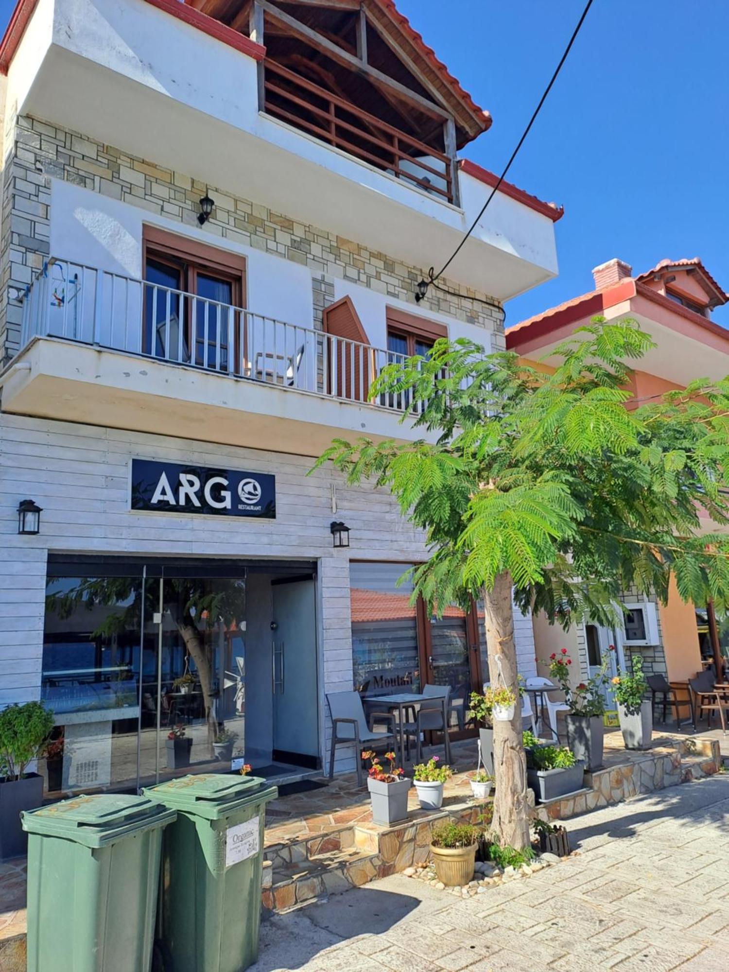 Diolkos Apartement Nea Roda Extérieur photo