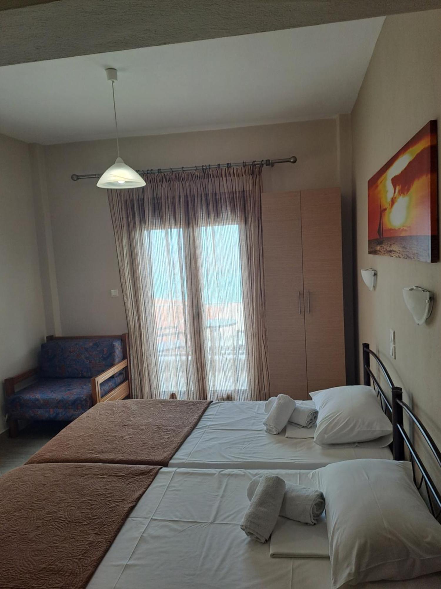 Diolkos Apartement Nea Roda Extérieur photo