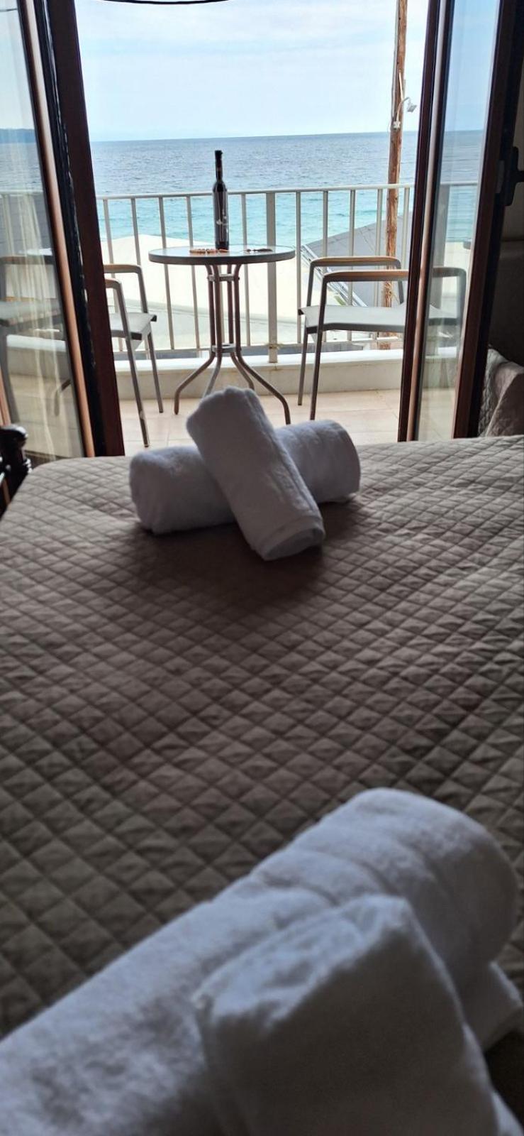 Diolkos Apartement Nea Roda Chambre photo