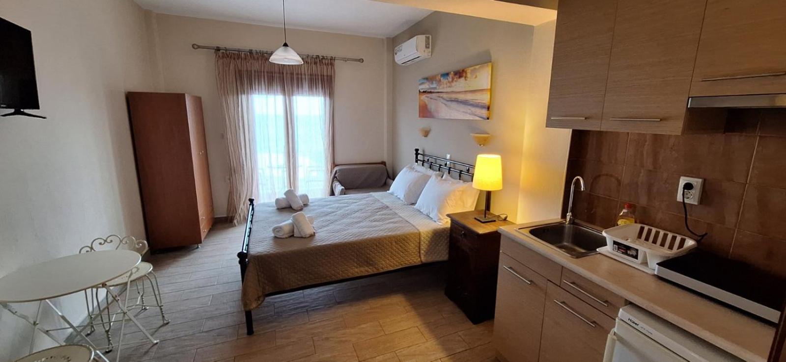 Diolkos Apartement Nea Roda Chambre photo