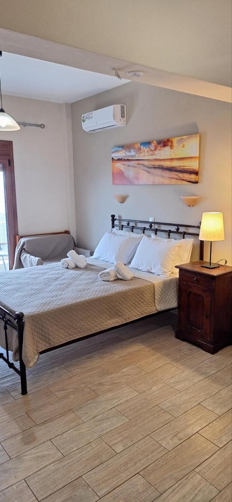Diolkos Apartement Nea Roda Chambre photo