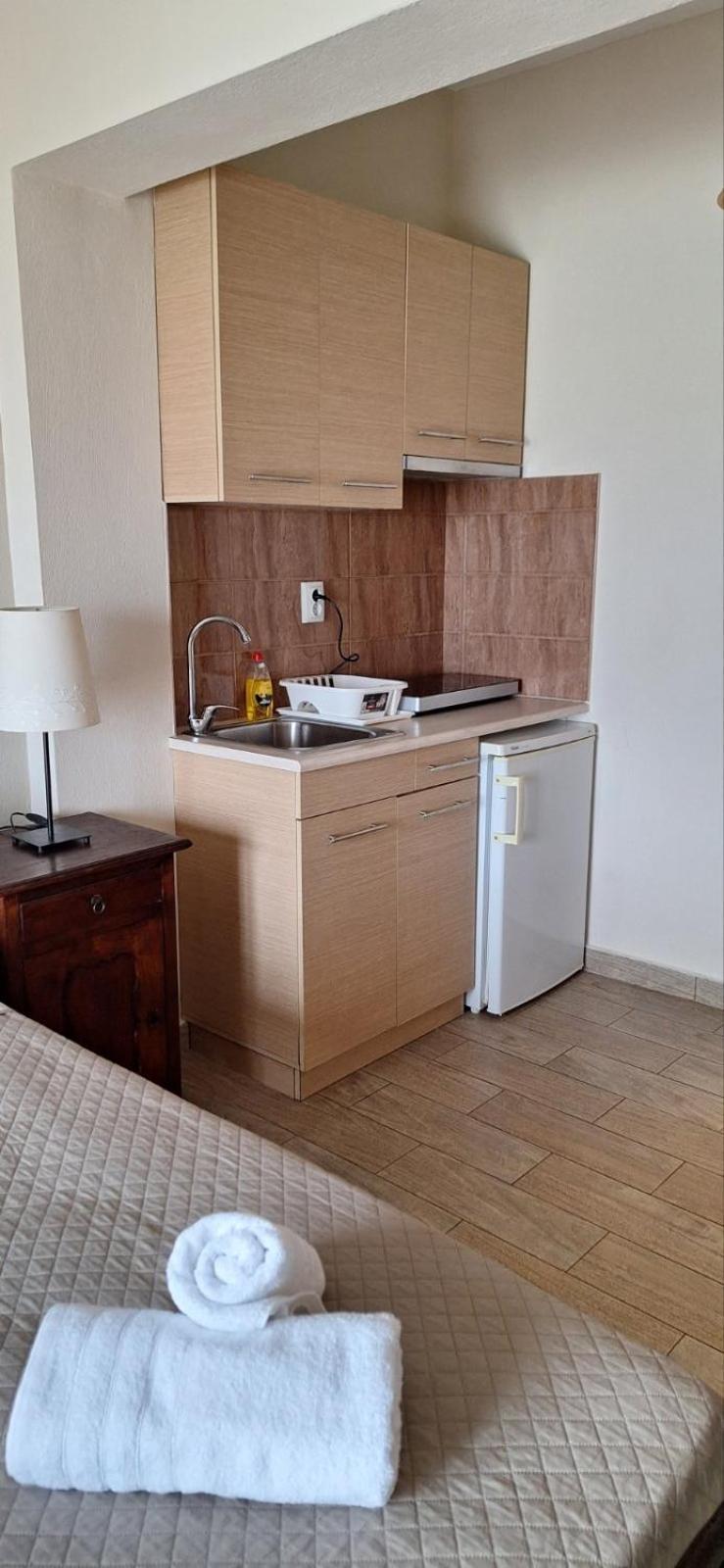 Diolkos Apartement Nea Roda Chambre photo